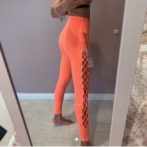 Alo YOGA Leggings Neon Orange w Cut-Outs